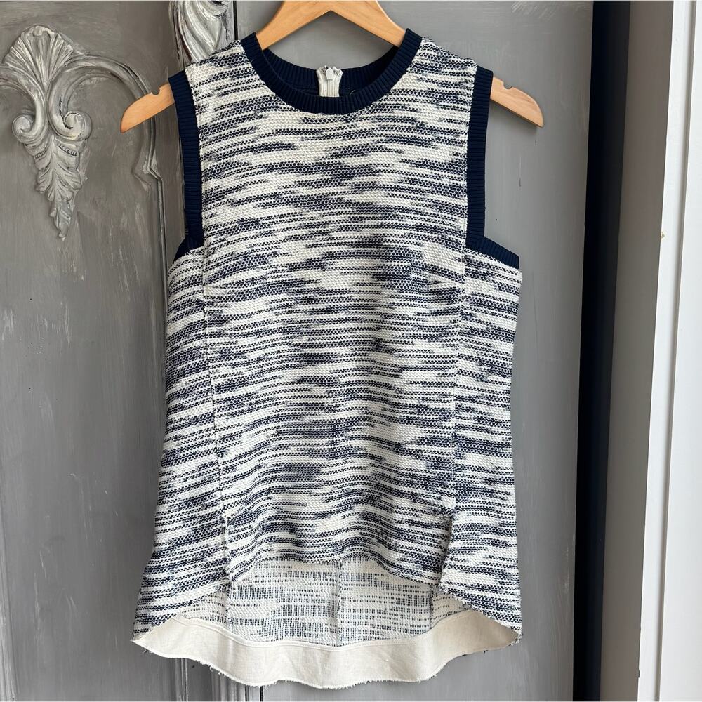 Derek Lam Sleeveless Top Sz 4 Blue White Textured Tank Asymmetric Hem Blue Trim